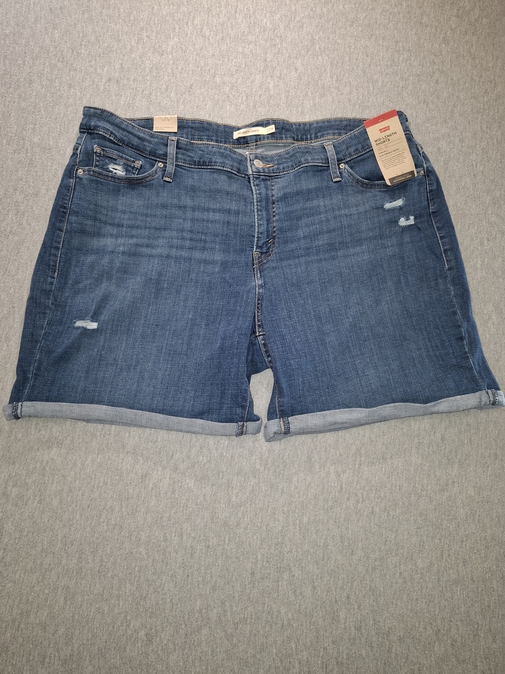 Levi's Mid Wash Rolled-Hem Denim Shorts Size 22w - Picture 1 of 11